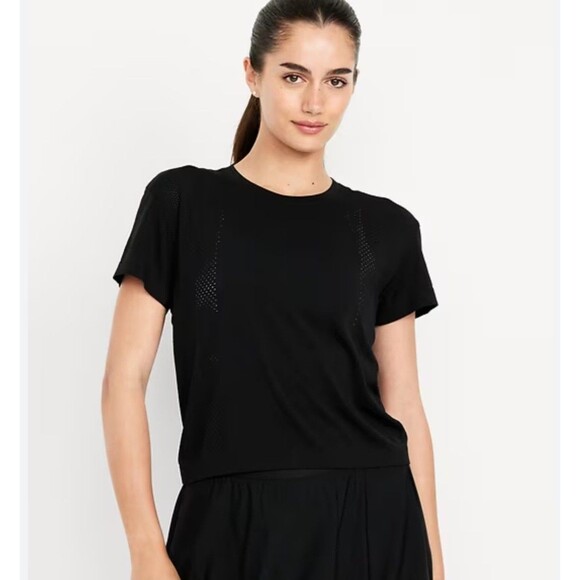 Old Navy Tops - Women's Old Navy Black M Fluid Seamless Fitted T Shirt Sz Medium Breathable